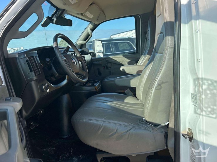 2019-gmc-3500-image-12