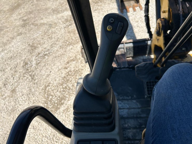 2021-caterpillar-303.5-image-26