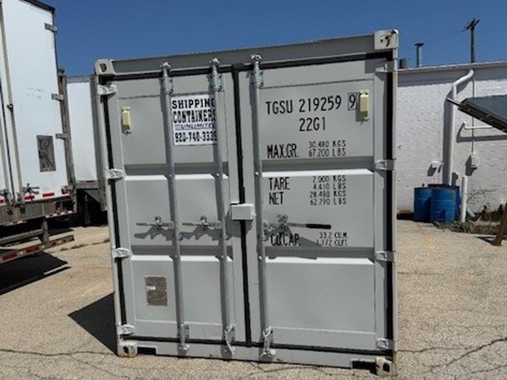 #390-•-20'-long-shipping-container-(milwaukee,-wi)-image-2