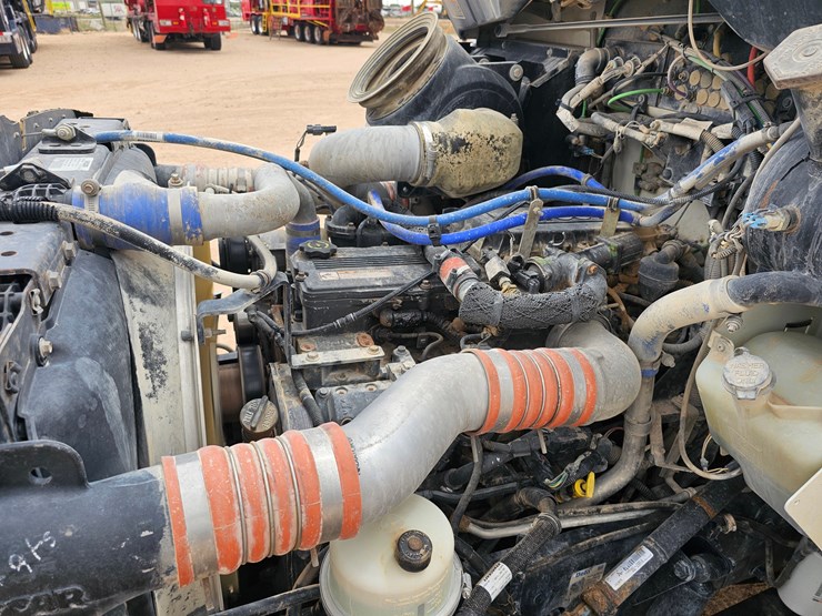 2013-kenworth-t370-image-12