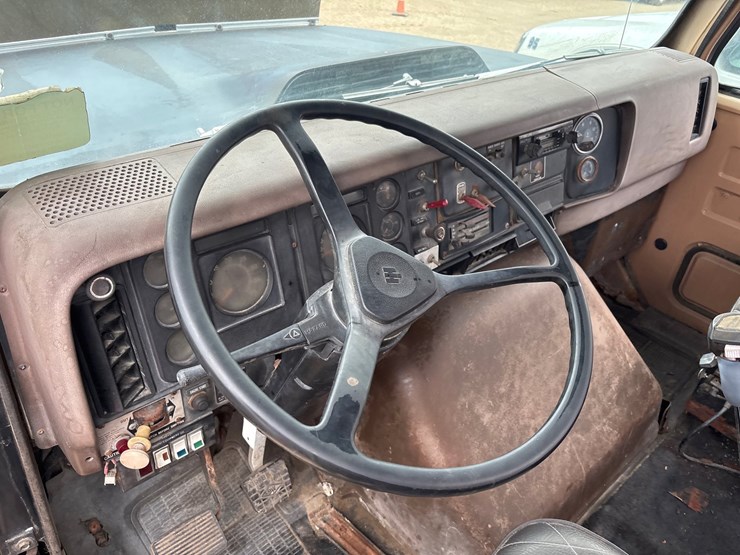 #30574-•-international-s-series-|-for-parts/repairs-image-9