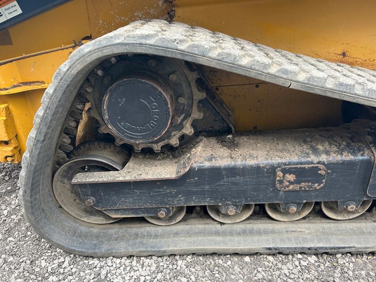deere-333e-image-13