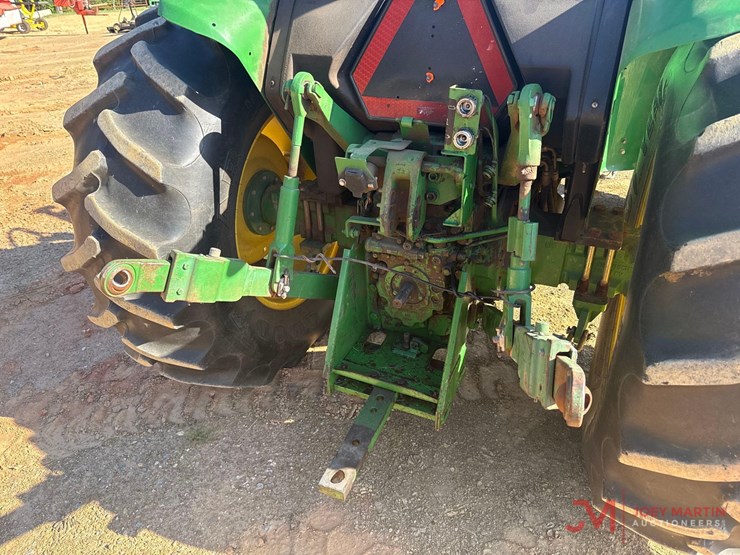 2017-john-deere-5055e-image-11
