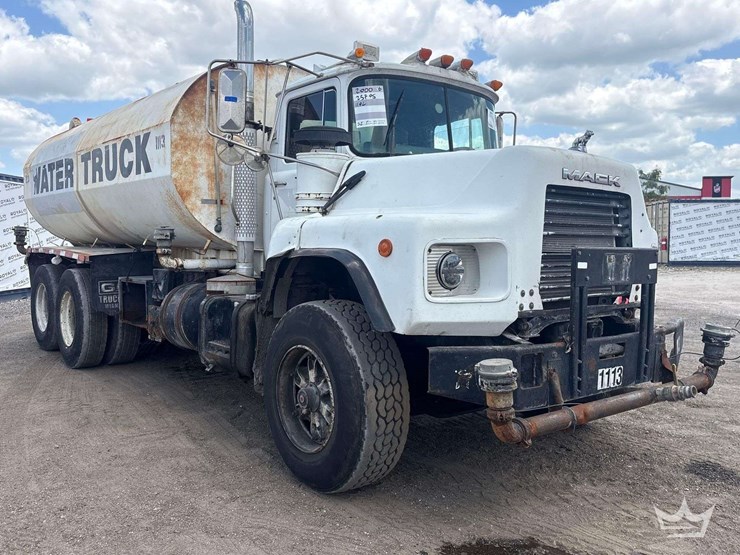 2000-mack-dm690s-image-2