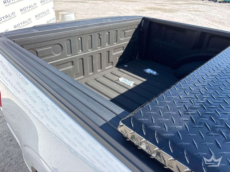 2022-ford-f150-image-17