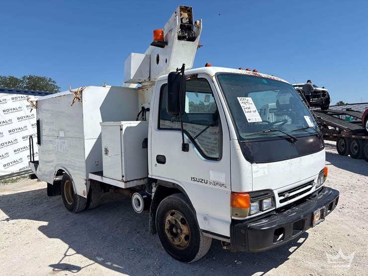 2001-isuzu-npr-image-2