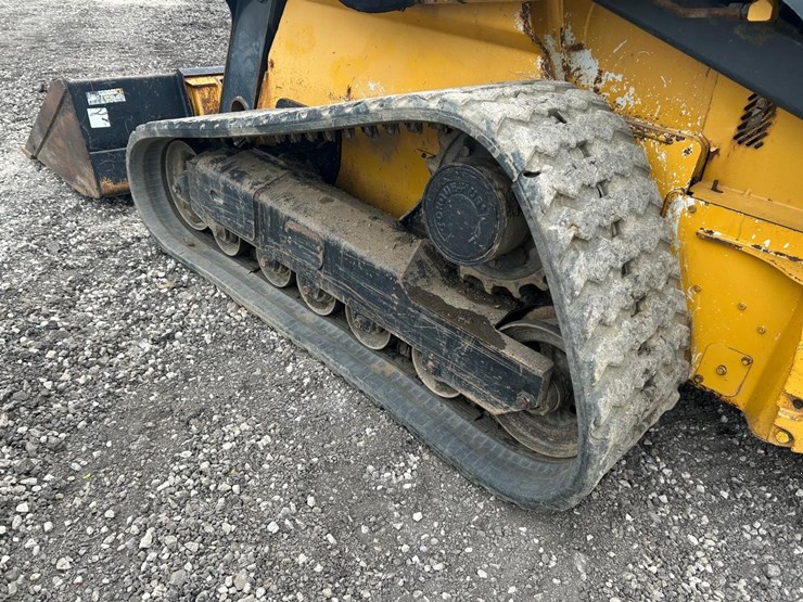 deere-333e-image-16