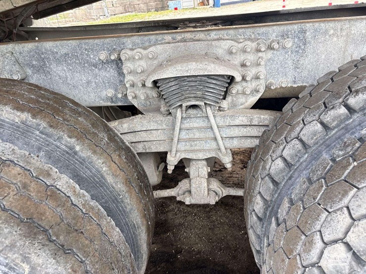 2007-freightliner-m2-112-tri-axle-dump-truck-image-19