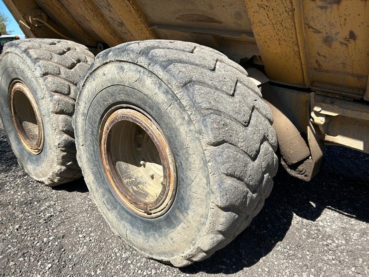 moxy-6225b-rock-truck-image-13