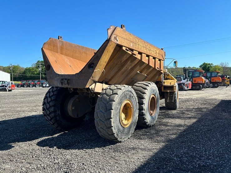 moxy-ha270-rock-truck-image-4