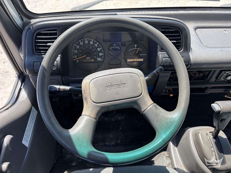 2001-isuzu-npr-image-24