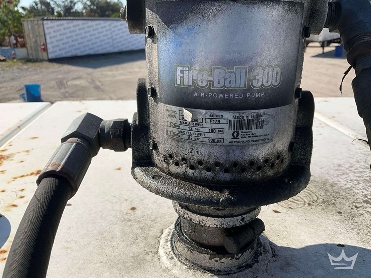 2012-freightliner-m2-112-t/a-fuel-and-lube-truck-image-45