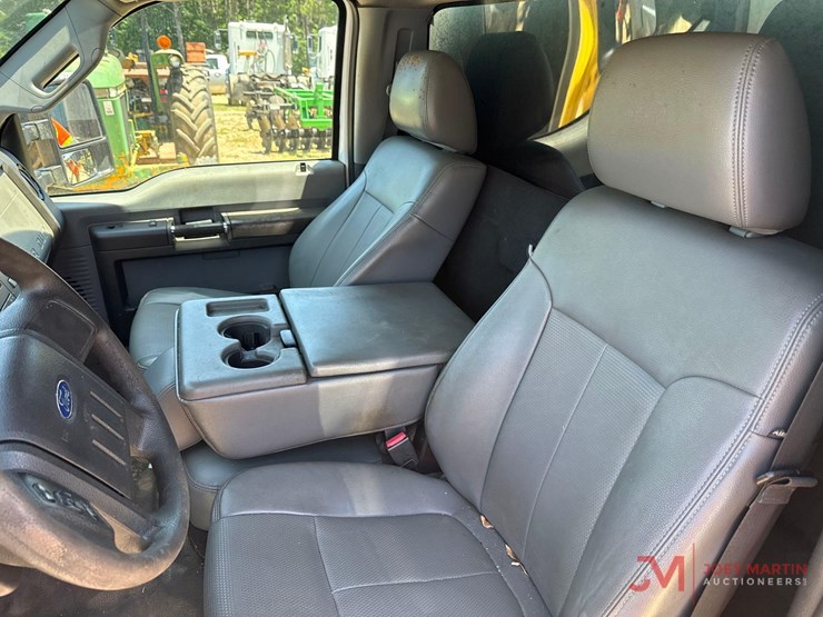 2013-ford-f550-image-21