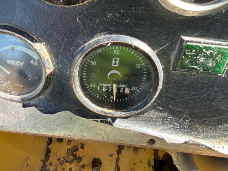moxy-ha270-rock-truck-image-21