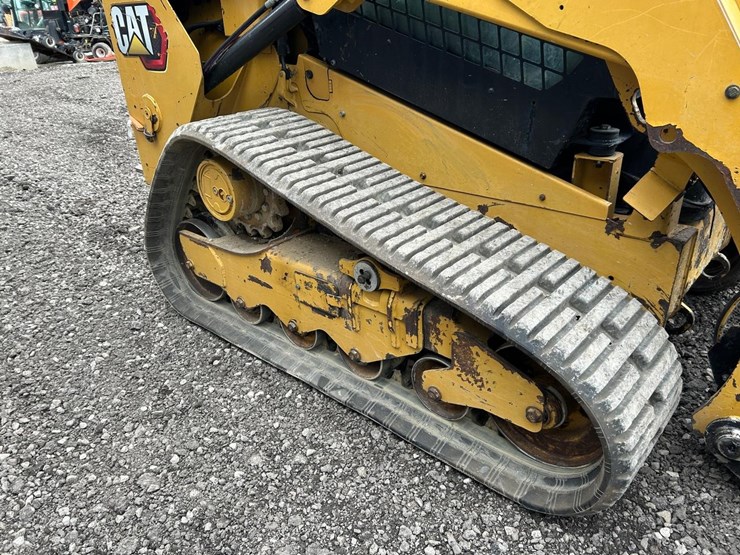 2020-caterpillar-259d3-image-12