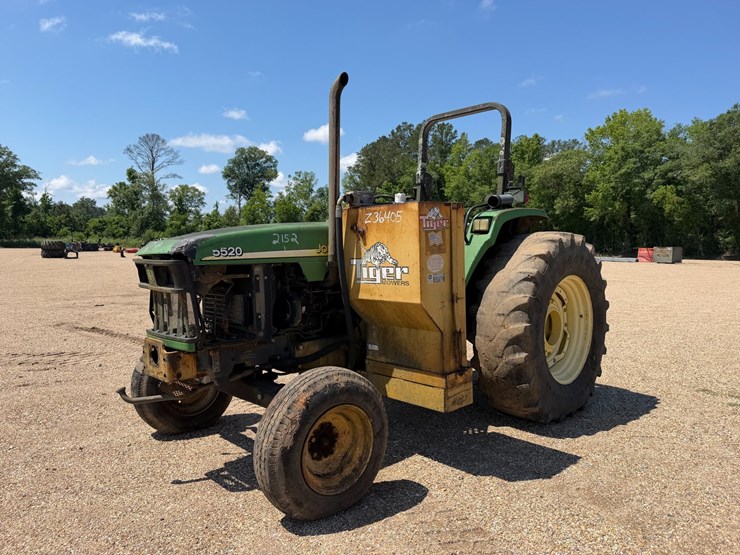 john-deere-5520-image-1