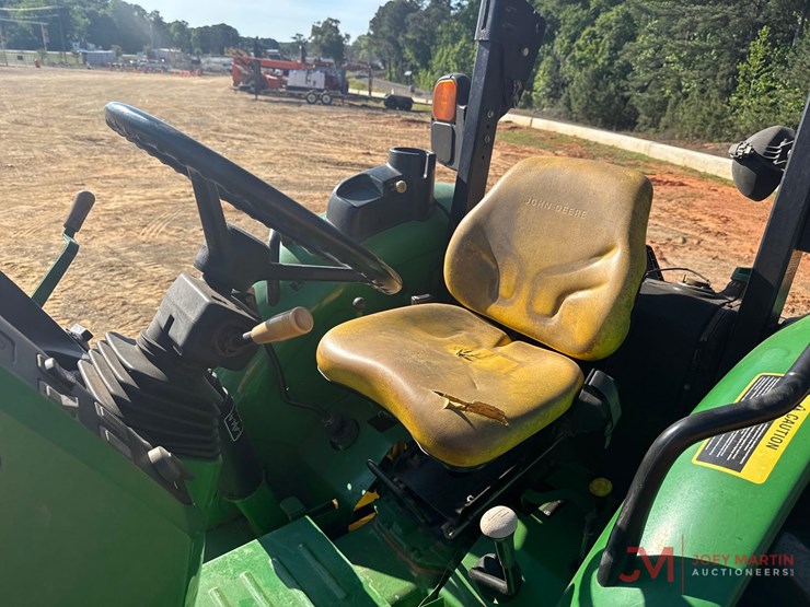 2017-john-deere-5055e-image-15