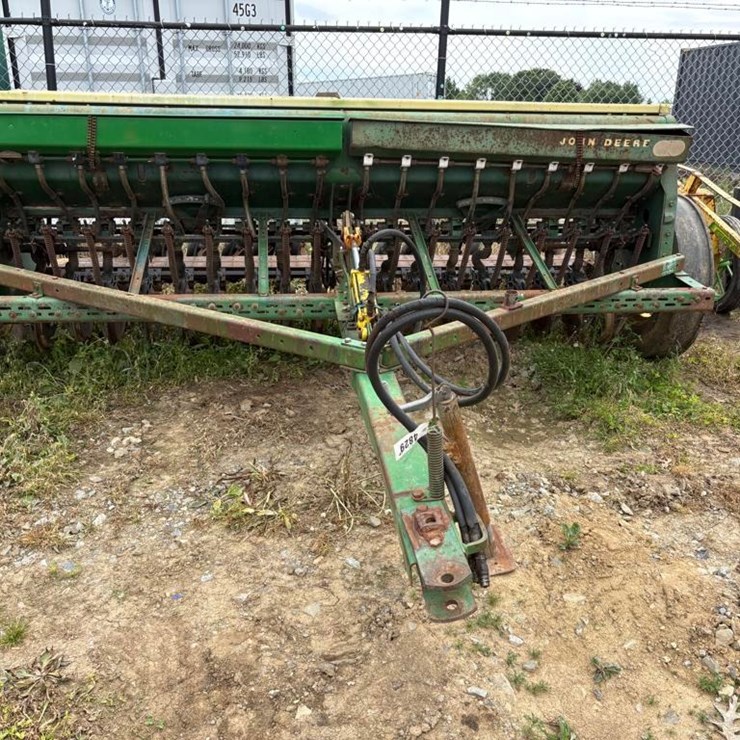 JOHN DEERE 8300