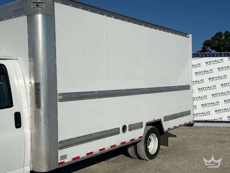 2019-gmc-3500-image-21