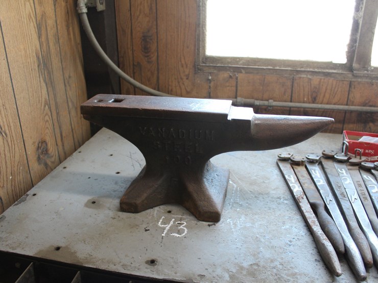 vanadium-steel-anvil-image-1