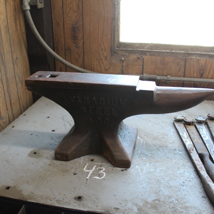 VANADIUM STEEL ANVIL