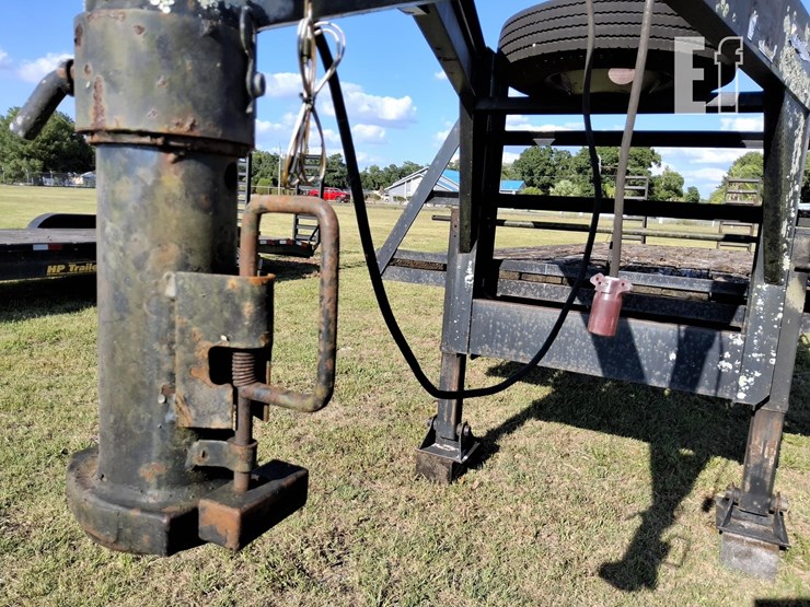 2012-patterson-30-ft-gooseneck-tandem-axle-image-5