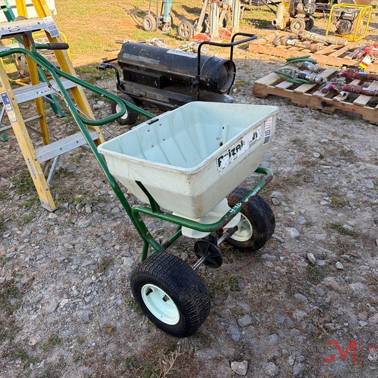 WALK BEHIND FERTALIZER SPREADER