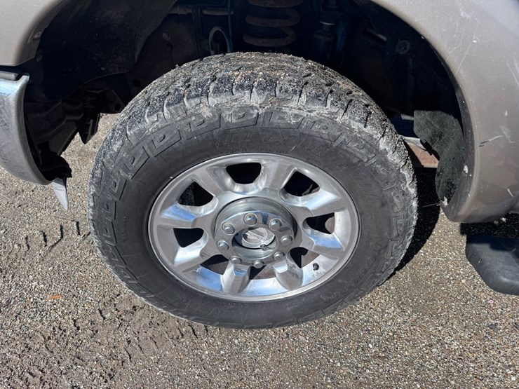 2011-ford-f250-image-26
