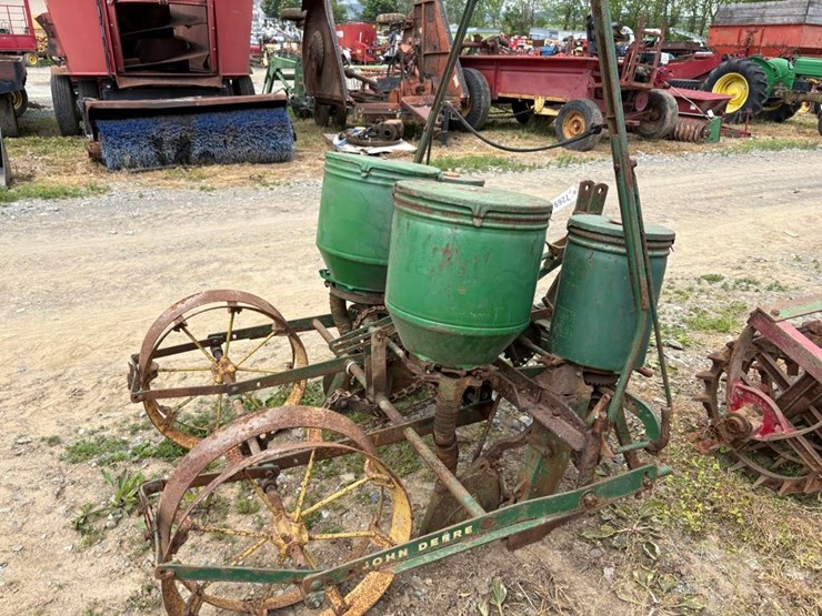 john-deere-246-image-5