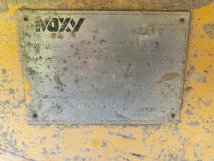 moxy-6225b-rock-truck-image-28