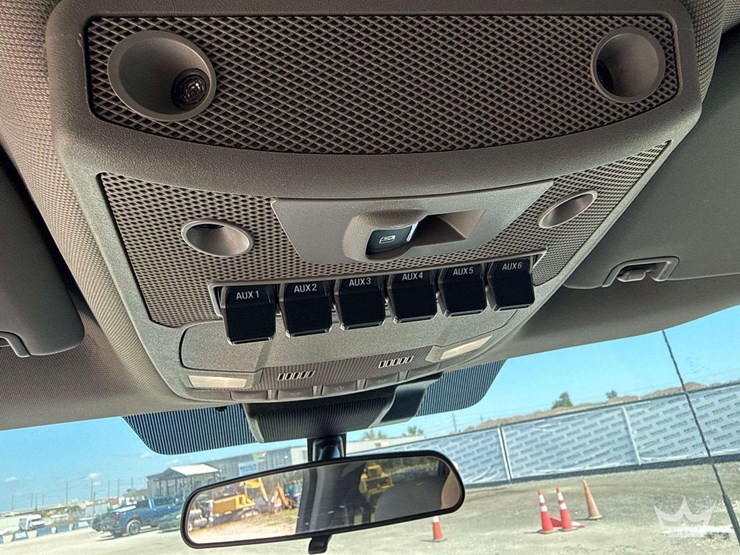 2022-ford-f350-image-25