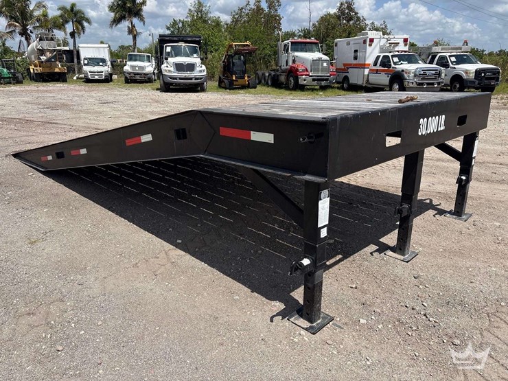 superior-trailer-product-15-ton-yard-truck-ramp-image-3