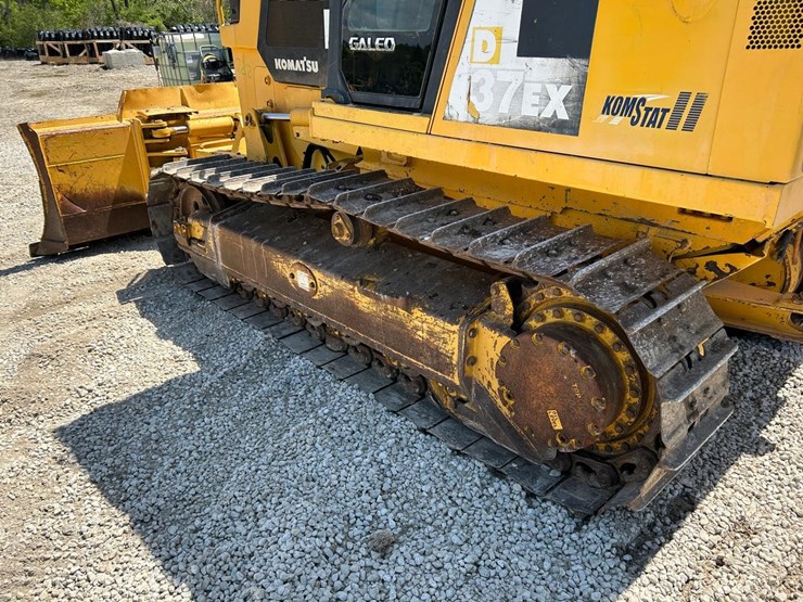 komatsu-d37ex-21-image-17