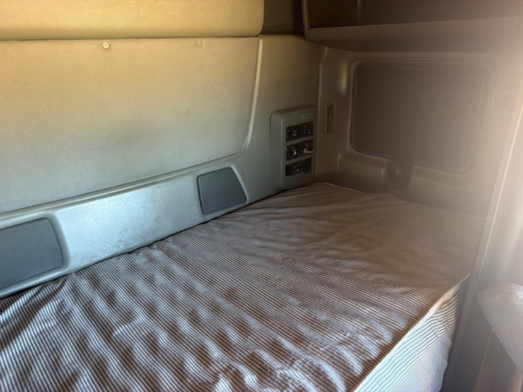 2015-international-prostar-image-11