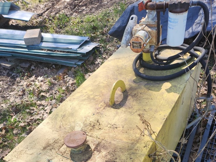 #6100-•-100-gallon-diesel-tank-(loganville,-wi)-image-5