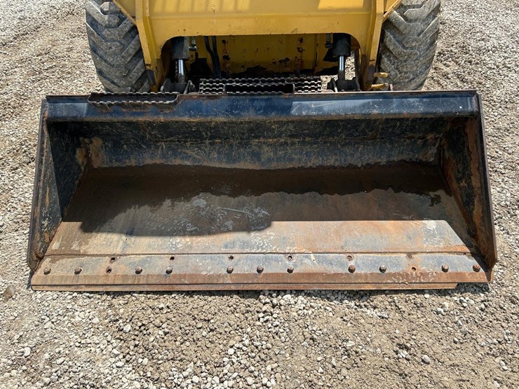 2015-caterpillar-246d-image-34