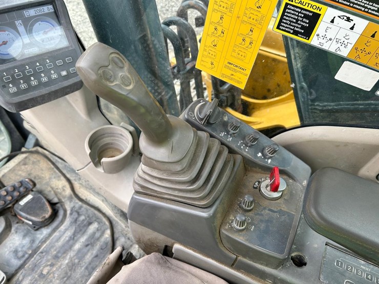 deere-160d-lc-image-24