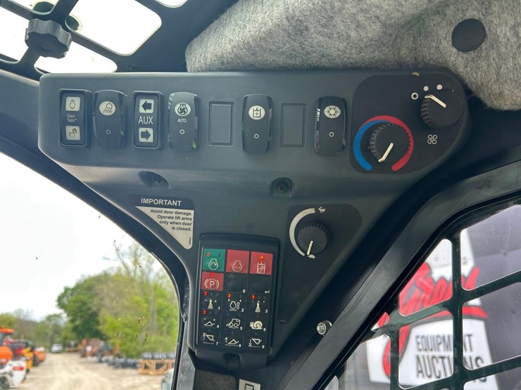 deere-333e-image-21