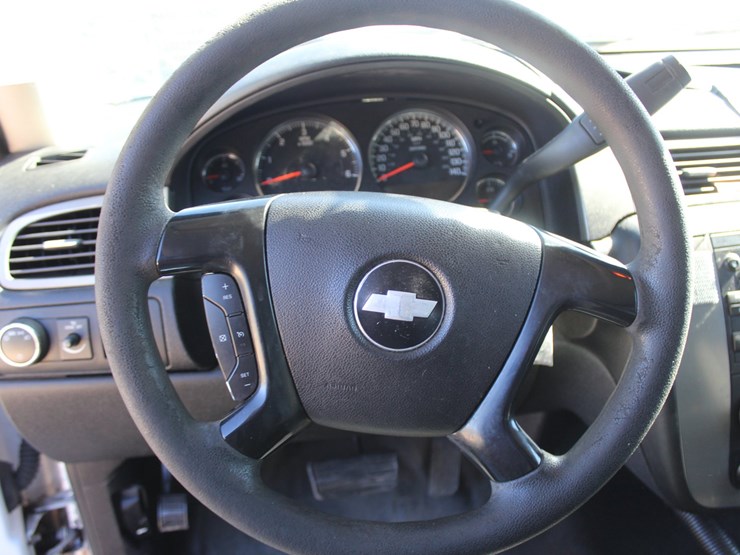 2013-chevrolet-tahoe-image-11
