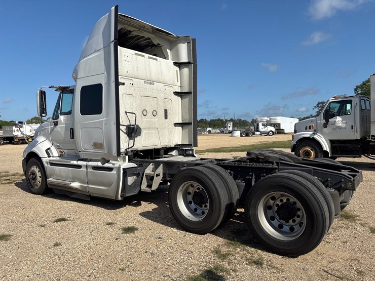 2015-international-prostar-image-4