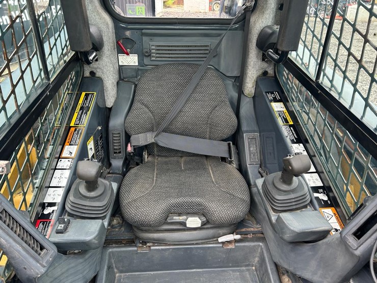 deere-333e-image-19