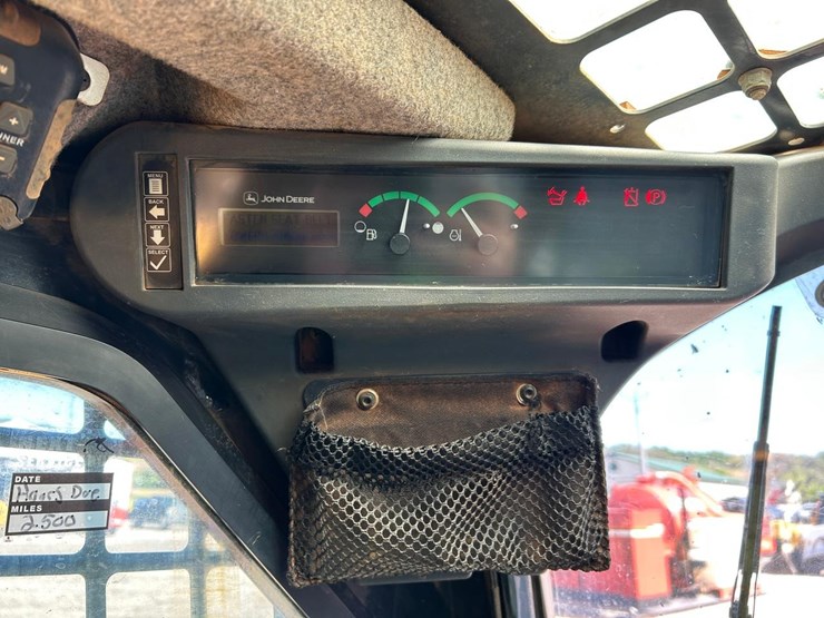 2023-deere-317g-image-22