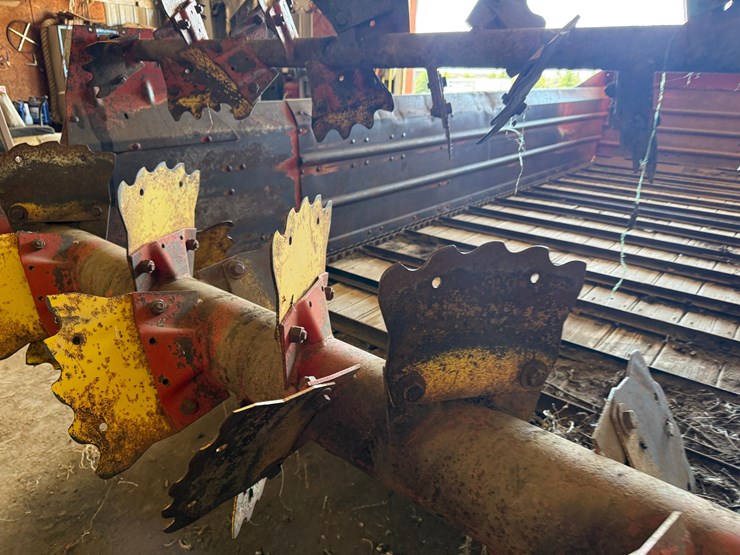new-holland-791-image-7