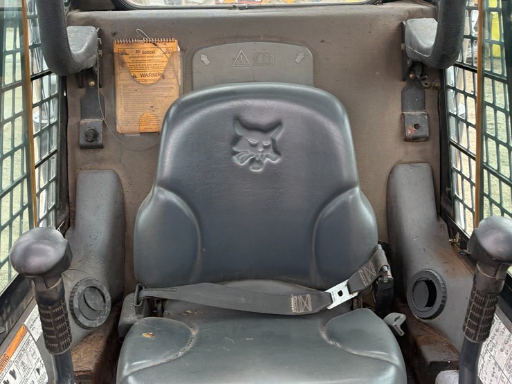 2009-bobcat-s205-image-21