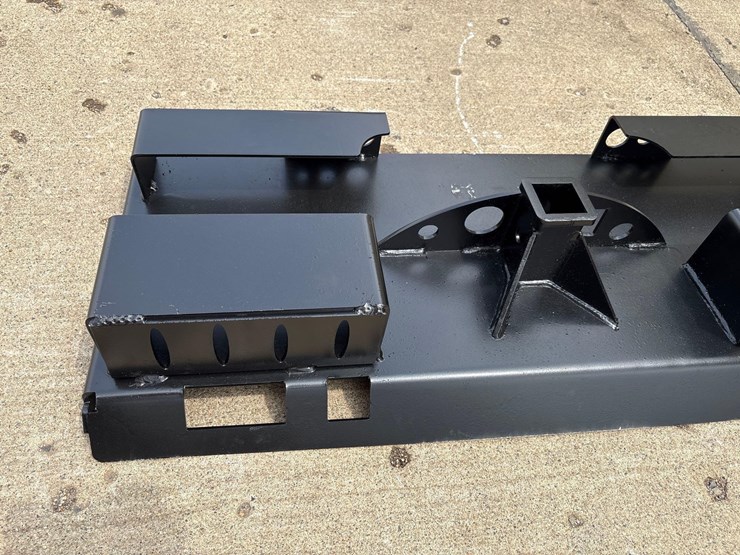 heavy-duty-skidloader-receiver-hitch-plate-image-5
