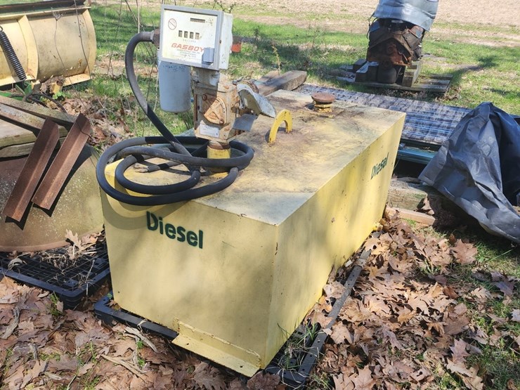 #6100-•-100-gallon-diesel-tank-(loganville,-wi)-image-1
