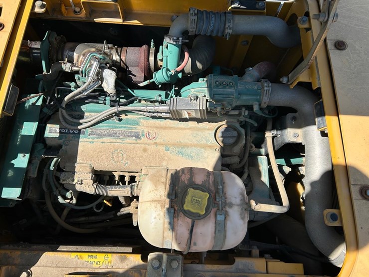 volvo-ec220dlc-excavator-image-14