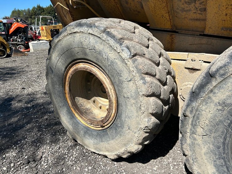 moxy-6225b-rock-truck-image-14
