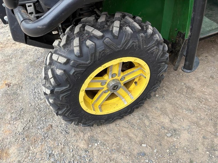 john-deere-gator-image-8