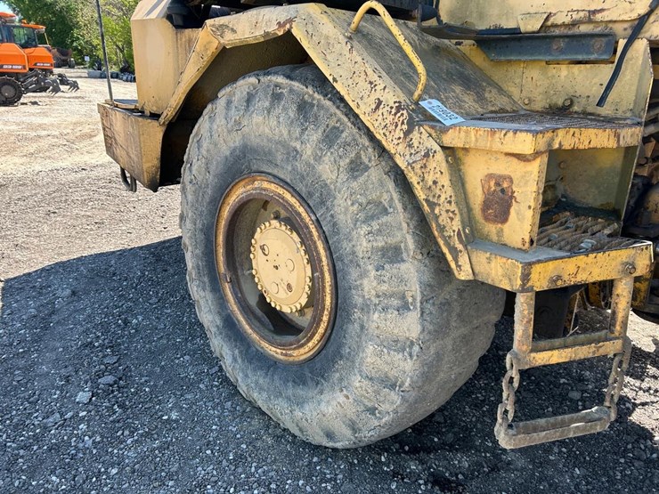 moxy-6225b-rock-truck-image-19